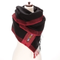Czarny szal z wełny etniczne pasy handmade Indie etno boho