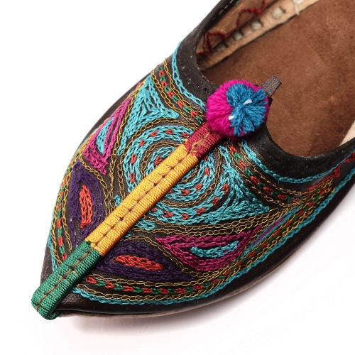 Jutti skórzane klapki indyjskie Niebieska Spirala, klapki kolorowe po domu, coś zamiast kapci,