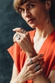 jaka biżuteria spodoba się mamie,  gdzie kupić ładną biżuterie na prezent, prezent dla żony biżuteria, biżuteria którą warto mieć,