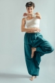 letnie stylizacje damskie, damski styl boho, spodnie do letnich stylizacji,
