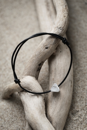 Bransoletka z zawieszką Grotem