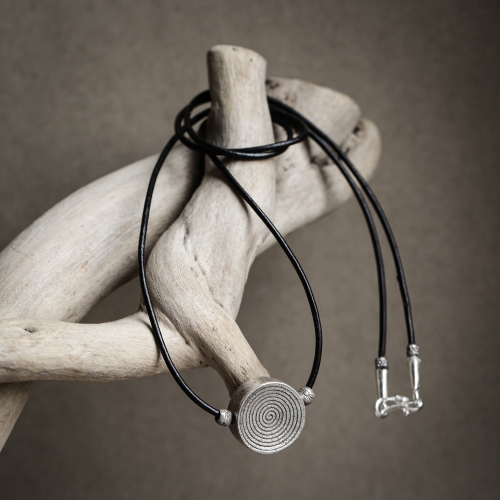 Etniczny naszyjnik srebrny 925 ze spiralą – ręcznie wykonany, inspirowany kulturą Hmong