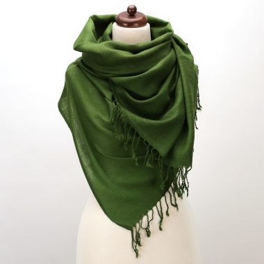 Duży szal z wełny angory zielony 80 x 210 cm indyjski handmade