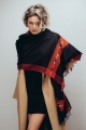 Czarny szal z wełny etniczne pasy handmade Indie etno boho